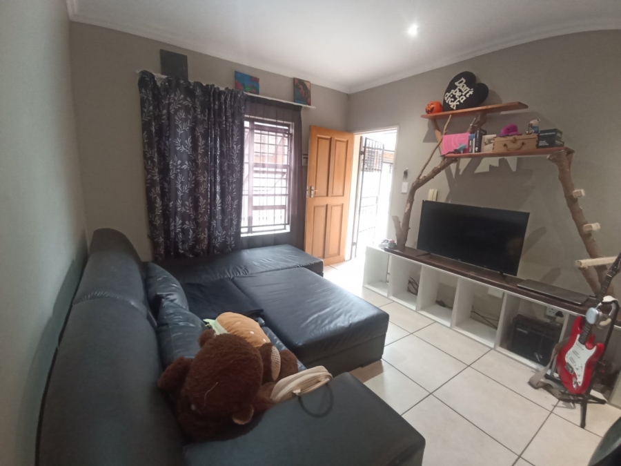 1 Bedroom Property for Sale in Bult West North West
